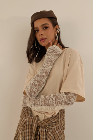 T-SHIRT CON MANICA IN PIZZO BURRO