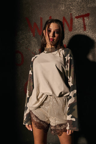 SHORTS PAILETTES E PIZZO BURRO