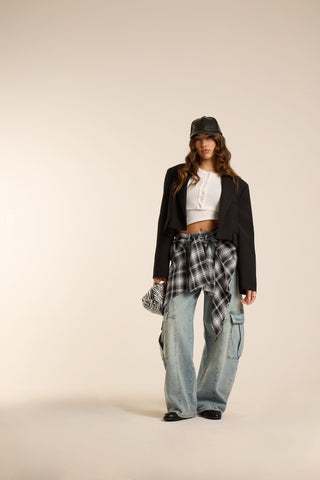 BLACK LINE CROP BLAZER