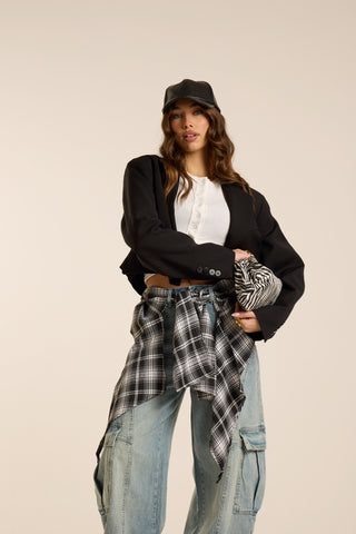 BLACK LINE CROP BLAZER