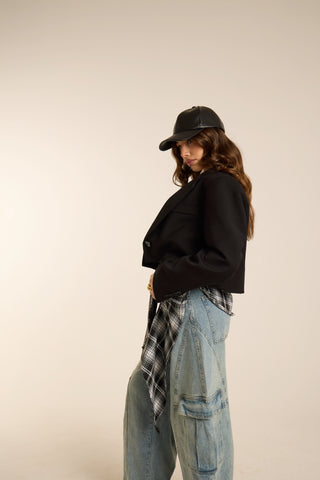 BLACK LINE CROP BLAZER