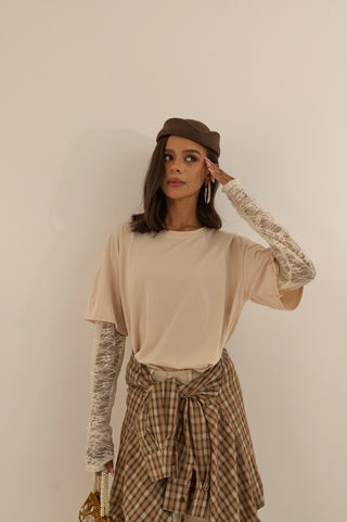 T-SHIRT CON MANICA IN PIZZO BURRO