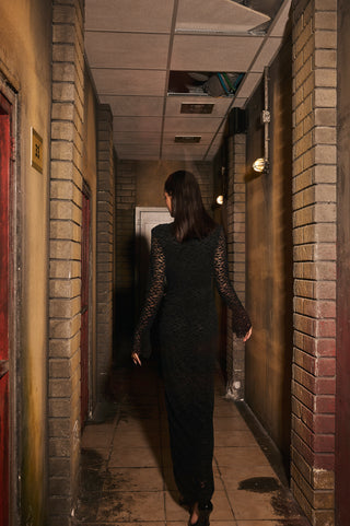 ABITO LUNGO IN PIZZO LILITH