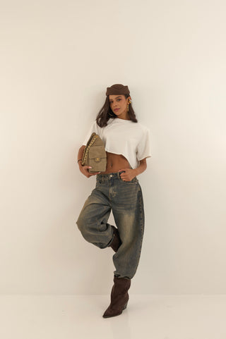 T-SHIRT CROP CON SPALLINA IMBOTTITA BIANCO