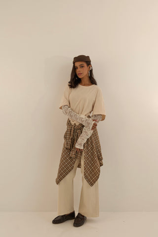 T-SHIRT CON MANICA IN PIZZO BURRO