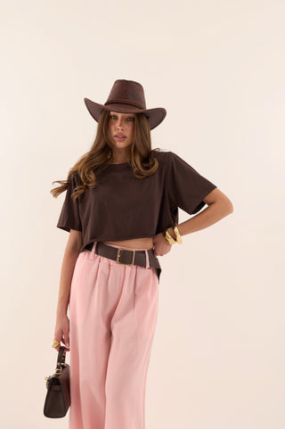 T-SHIRT CROP CON SPALLINA IMBOTTITA