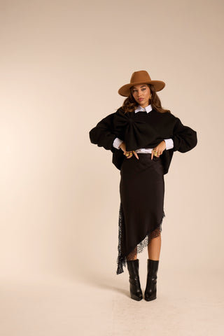 Longuette in pizzo asimmetrica