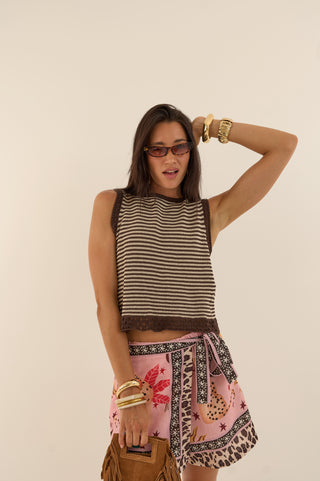 TOP IN MAGLIA COQUETTE MARRONE