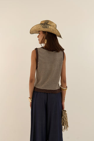TOP IN MAGLIA COQUETTE MARRONE