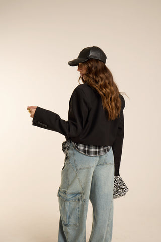 BLACK LINE CROP BLAZER