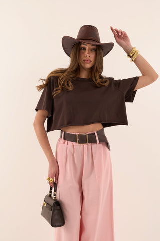 T-SHIRT CROP CON SPALLINA IMBOTTITA